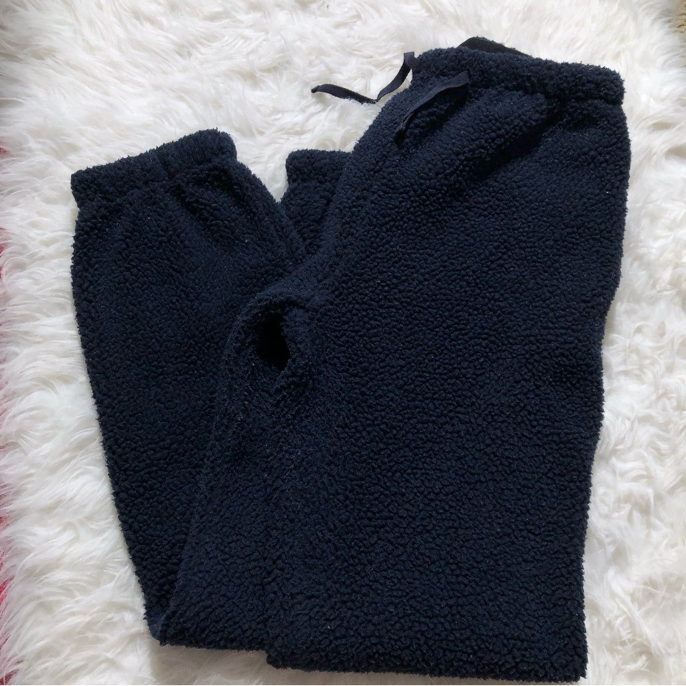 Brandy Melville Sherpa sweatpants Navy blue one size sweats pants fleece spring